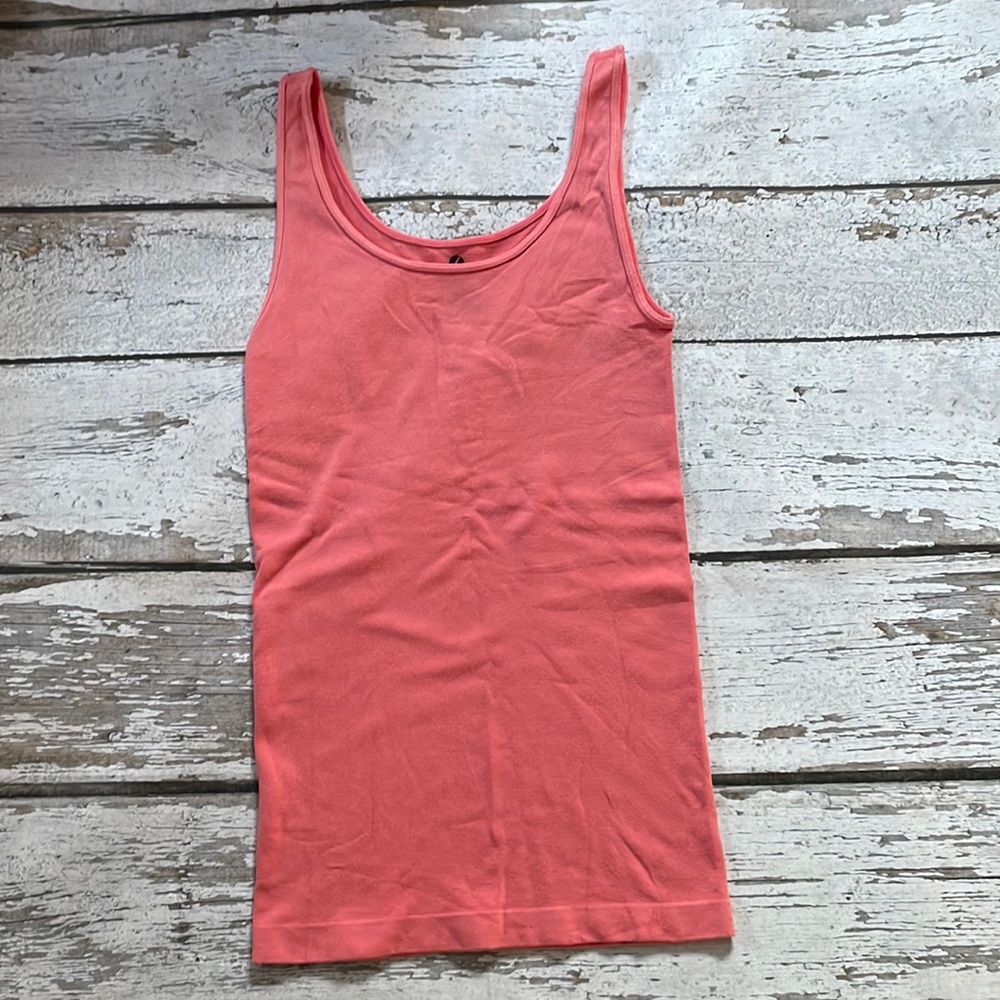 NWOT - Avocado Tank - Sz M/L